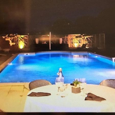 Sous Les Pins Hotel Etoile-sur-Rhone ภายนอก รูปภาพ