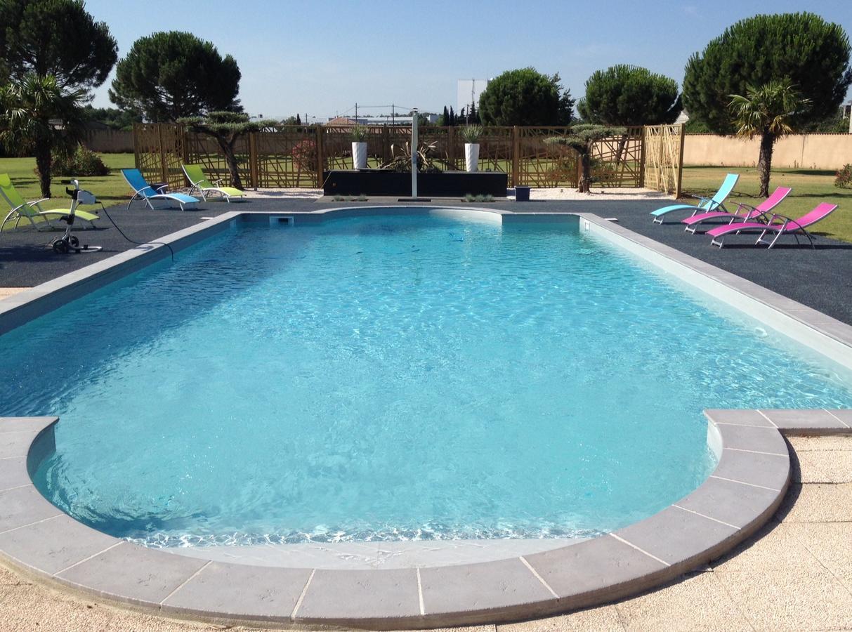 Sous Les Pins Hotel Etoile-sur-Rhone ภายนอก รูปภาพ