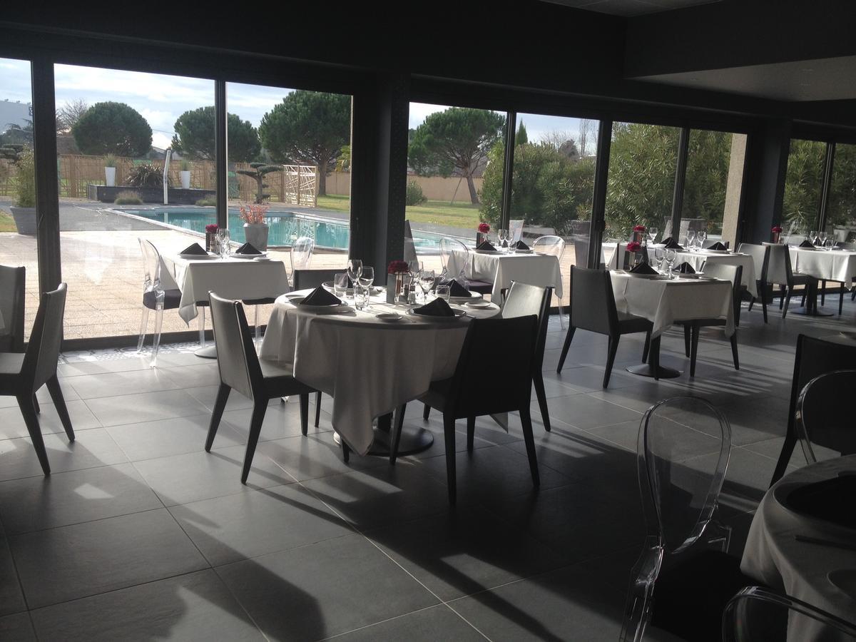 Sous Les Pins Hotel Etoile-sur-Rhone ภายนอก รูปภาพ