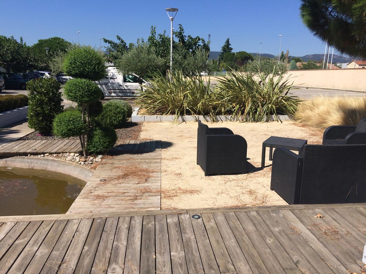 Sous Les Pins Hotel Etoile-sur-Rhone ภายนอก รูปภาพ